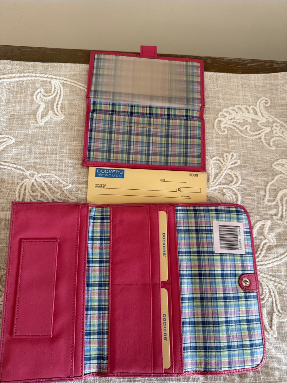 Dockers Fuchsia Pink Sofitel Pebbled Leather Checkbook Trifold Wallet - Picture 9 of 14